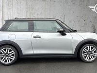 Usado Mini Cooper Hatch 113 kW (154 HP) 2025 Prateado Citadino