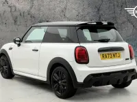 Usado Mini Cooper Hatch 134 CV (98 kW) 2024 Blanco Utilitario