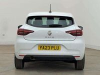 Used Renault Clio V Evolution 90 HP (66 kW) 2023 White  Hatchback