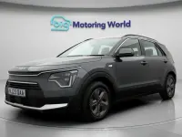 Usado Kia Niro 141 HP (103 kW) 2023 Cinzento SUV