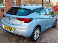 Gebraucht Vauxhall Astra Design Edition 101 PS (74 kW) 2018 Silber Kleinwagen