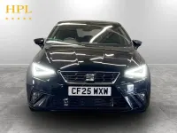 Usado Seat Ibiza FR 115 CV (84 kW) 2025 Negro Utilitario
