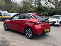 Używany Hyundai i20 Premium 99 KM (72 kW) 2023 Czerwony Hatchback