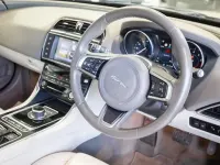 Used Jaguar XE Ingenium 200 HP (147 kW) 2019 Sedan