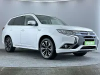 Used Mitsubishi Outlander P-HEV 2015 White Estate
