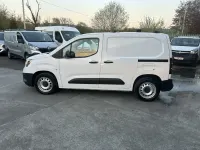 Second-hand Vauxhall Combo Edition 100 CP (73 kW) 2019 Alb Monovolum