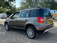 Used Skoda Yeti SE 105 HP (77 kW) 2014 Brown SUV