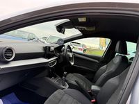 Usata Seat Ibiza XCELLENCE 110 CV (80 kW) 2022 Argento Utilitaria