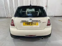 Used Mini Cooper Hatch 120 HP (88 kW) 2011 White Hatchback
