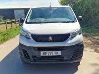 Używany Peugeot Expert Premium 142 KM (104 kW) 2022 Biały Van