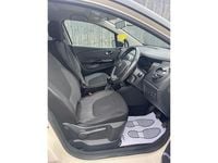 Used Renault Captur Dynamique 90 HP (66 kW) 2016 Cream/black SUV