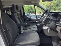 Usado Ford Tourneo Titanium 130 HP (95 kW) 2022 Branco Monovolume