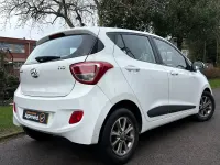 Used Hyundai i10 Premium 87 HP (63 kW) 2015 White Hatchback