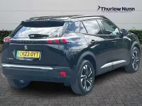 Usado Peugeot e-2008 Allure+ 100 kW (136 CV) 2023 Negro SUV