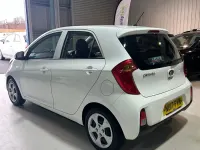 Used Kia Picanto Air 65 HP (47 kW) 2017 White Hatchback