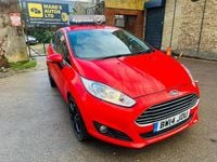 Used Ford Fiesta Zetec 82 HP (60 kW) 2014 Red Hatchback