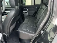 Usado Land Rover Defender SE Dynamic 404 HP (297 kW) 2024 Preto SUV