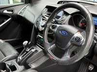 Used Ford Focus ST 250 HP (183 kW) 2014 White Hatchback