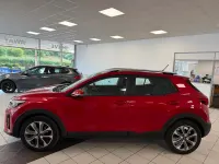 Used Kia Stonic 100 HP (73 kW) 2019 Red SUV