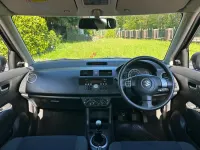Begagnad Suzuki Swift 92 HK (67 kW) 2010 Blå Halvkombi