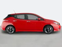 Begagnad Nissan Leaf Acenta 110 kW (150 HK) 2022 Röd Halvkombi