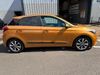 Used Hyundai i20 Premium 100 HP (73 kW) 2015 Orange Hatchback