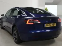 Usado Tesla Model 3 Standard Range 239 kW (325 HP) 2020 Azul Sedan