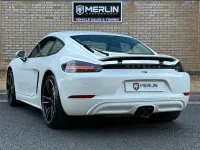 Used Porsche 718 Cayman 300 HP (220 kW) 2019 White Coupe