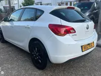Used Vauxhall Astra 115 HP (84 kW) 2012 White Hatchback