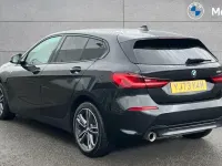 Gebraucht BMW 118 Sport Line 134 PS (98 kW) 2024 Schwarz Kleinwagen