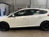 Used Ford Focus Zetec 2015 White Hatchback