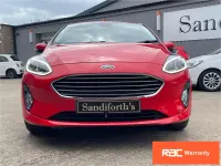 Używany Ford Fiesta Zetec 85 KM (62 kW) 2018 Czerwony Hatchback