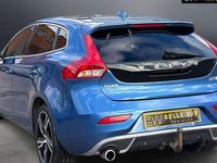 Gebraucht Volvo V40 R-Design Pro 150 PS (110 kW) 2018 Blau Kleinwagen