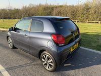 Usado Citroën C1 Flair 82 CV (60 kW) 2017 Azul Utilitario