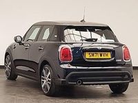 Usado Mini Cooper Exclusive 136 CV (100 kW) 2022 Negro Utilitario