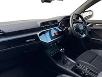 Używany Audi Q3 Black Edition 150 KM (110 kW) 2022 Niebieski SUV