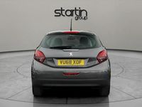 Used Peugeot 208 Signature Sky 81 HP (59 kW) 2018 Grey Hatchback