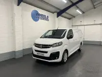 Gebraucht Vauxhall Vivaro Sportive 100 PS (73 kW) 2023 Weiß Van / Kleinbus