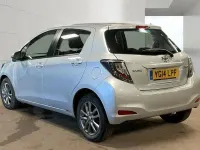 Used Toyota Yaris Multidrive S 99 HP (72 kW) 2014 Silver Hatchback