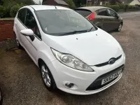 Used Ford Fiesta Zetec 82 HP (60 kW) 2012 White Hatchback