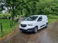 Second-hand Vauxhall Combo Edition 100 CP (73 kW) 2019 Alb Monovolum