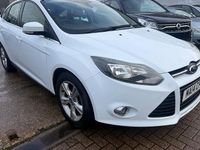Used Ford Focus Zetec 125 HP (91 kW) 2014 White Hatchback