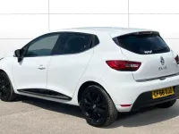 Used Renault Clio Iconic 90 HP (66 kW) 2018 White Hatchback