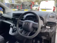 Usado Toyota Proace Active 2022 Blanco Monovolumen