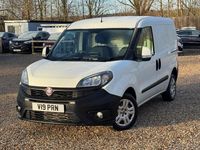 Begagnad Fiat Doblò S 2021 Vit Minibuss
