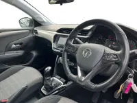 Używany Vauxhall Corsa Edition 73 KM (53 kW) 2022 Biały Hatchback