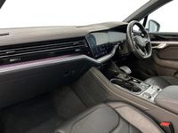 Used VW Touareg R-line 231 HP (169 kW) 2023 White SUV