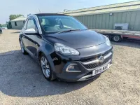 Usado Vauxhall Adam Rocks 115 CV (84 kW) 2015 Negro Utilitario