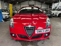 Begagnad Alfa Romeo Giulietta 140 HK (102 kW) 2013 Röd Halvkombi