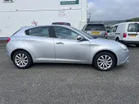 Begagnad Alfa Romeo Giulietta Distinctive 150 HK (110 kW) 2016 Grå Halvkombi